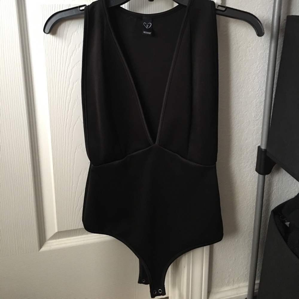 Windsor Black Top
