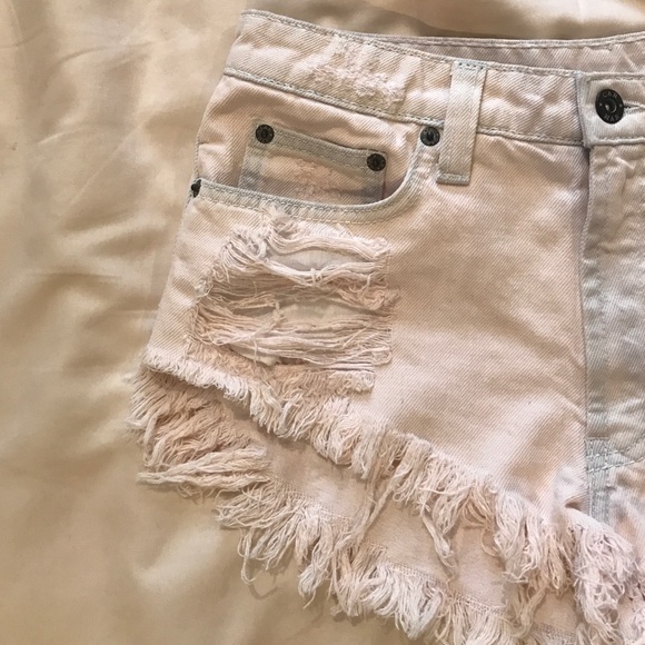 Very Light Pink NWT CARMAR shorts - Picture 4 of 4