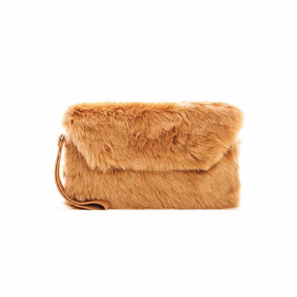 FAUX FUR CLUTCH
