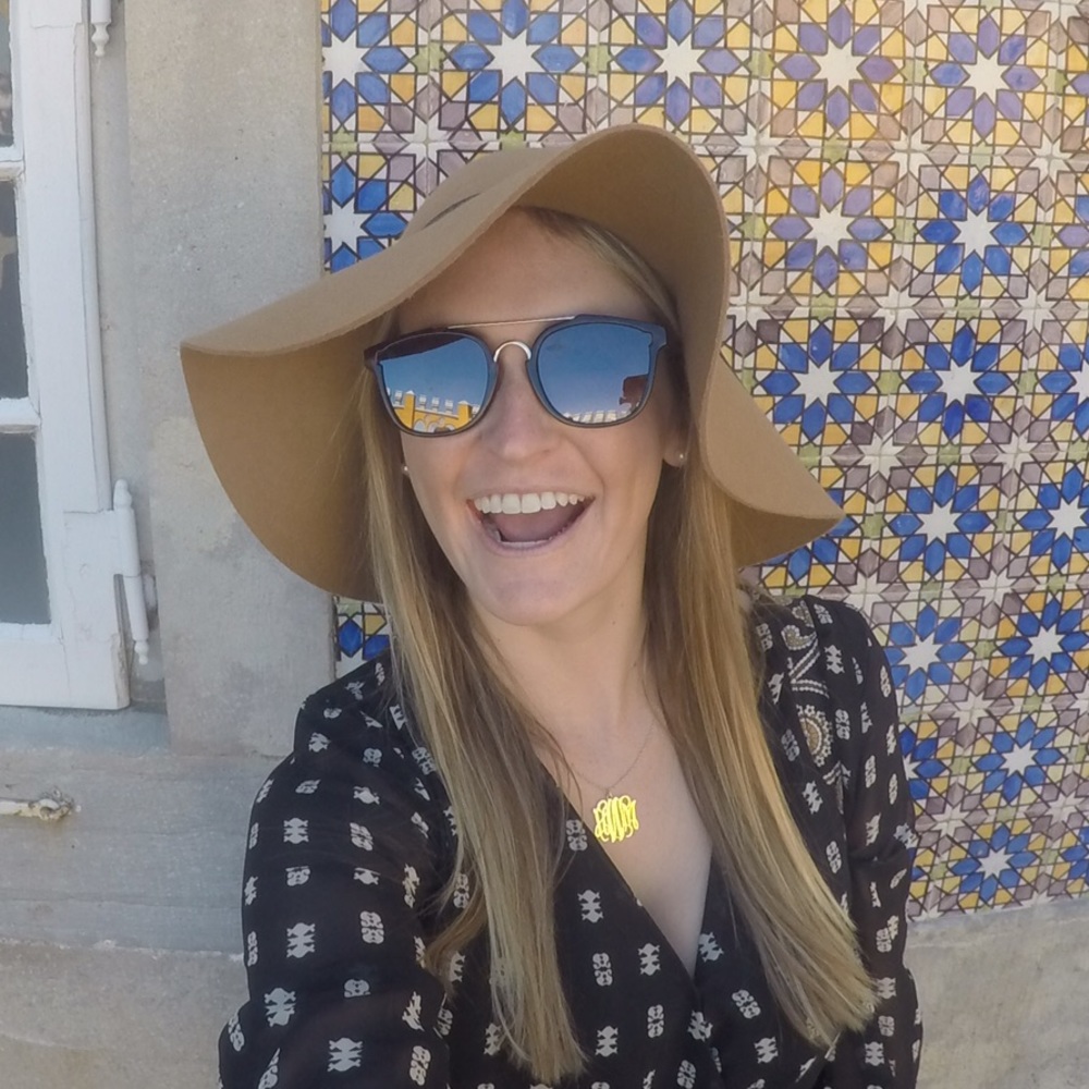 Meet your Posher, Hayley