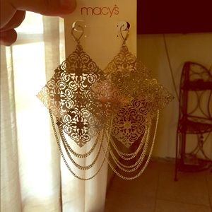 Elegant earrings