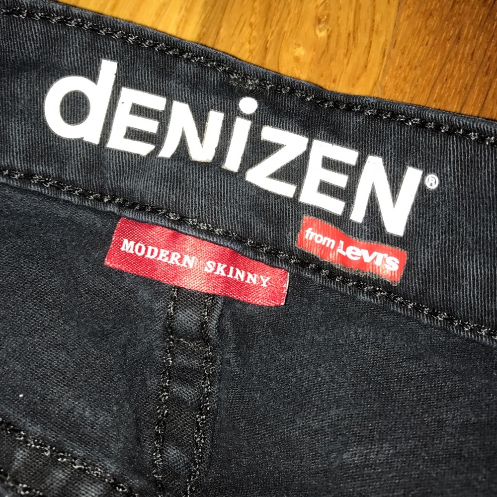 Black Denizen/Levi's Jeans!