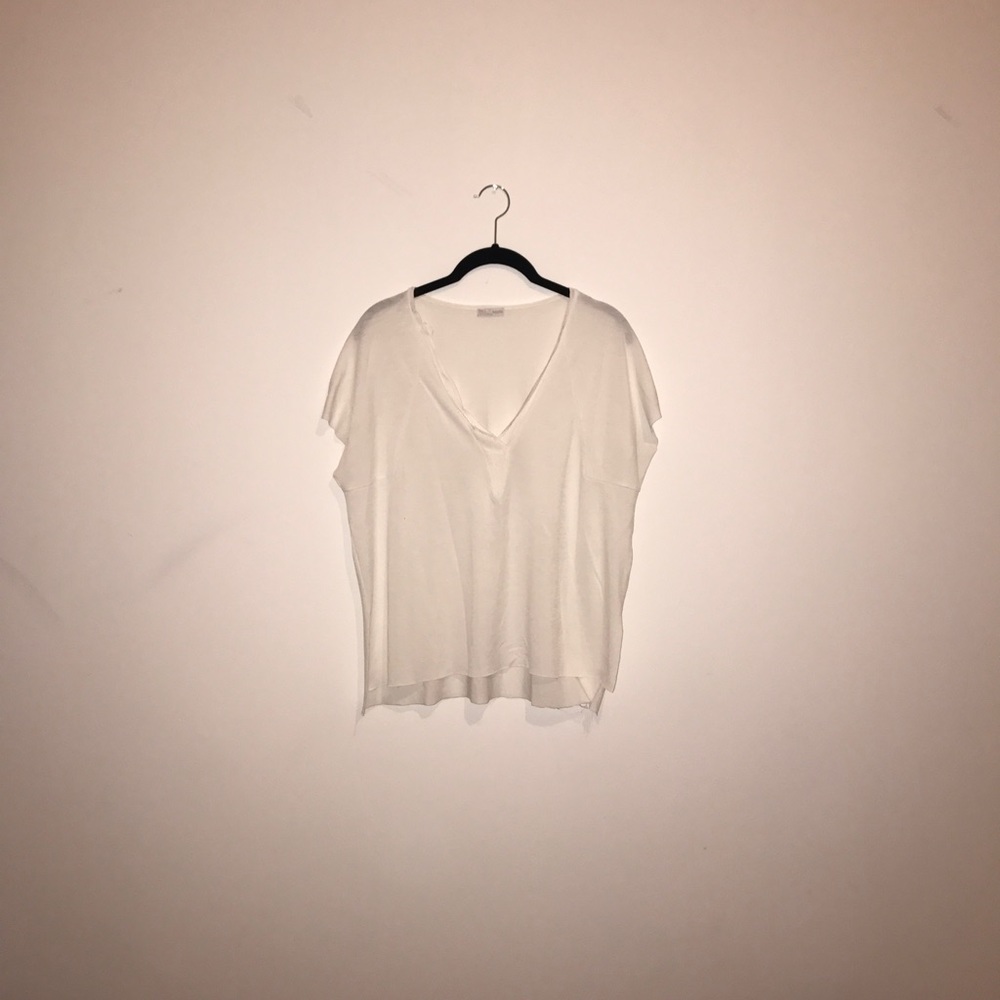 V-NECK TOP