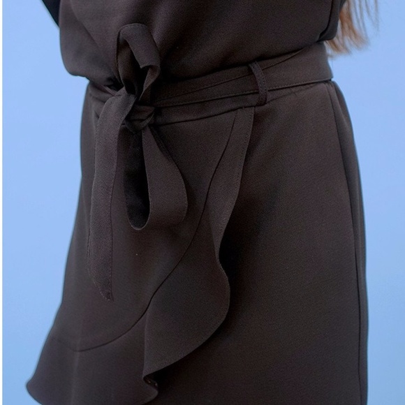 LÉNA RUFFLE DRESS - LBD - Picture 5 of 5