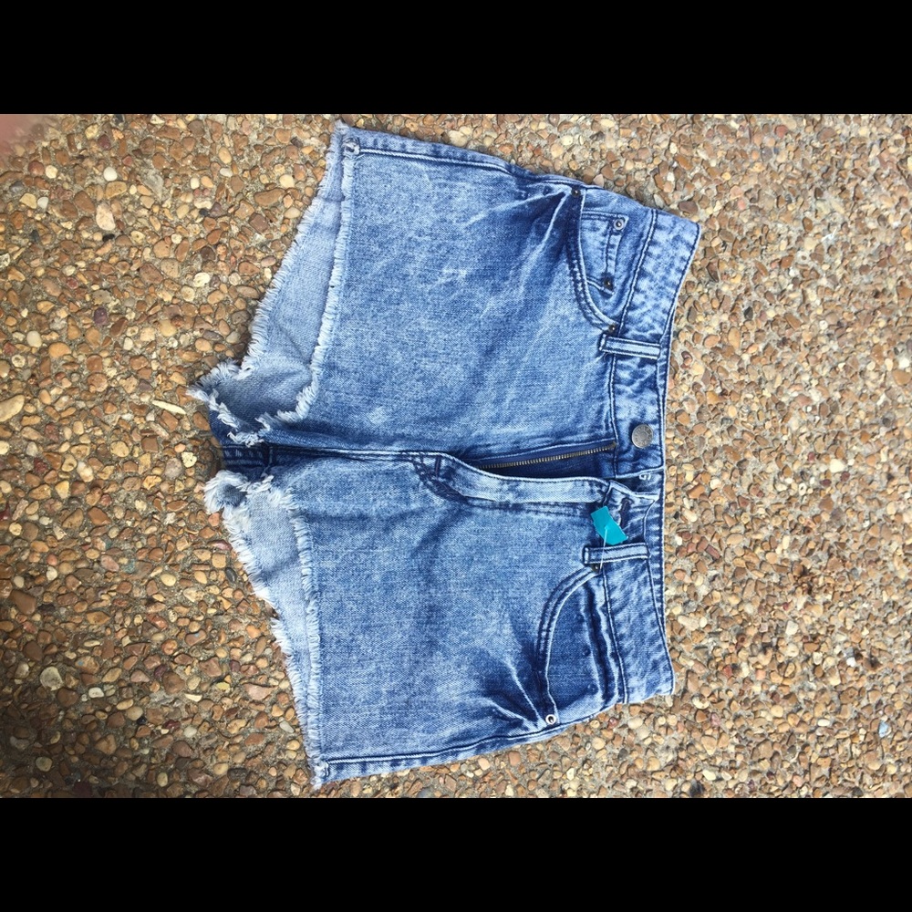 Cutoff jean shorts