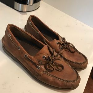 Sperry topsiders