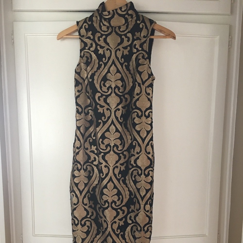 Black and gold brocade slim fit dress sz M
