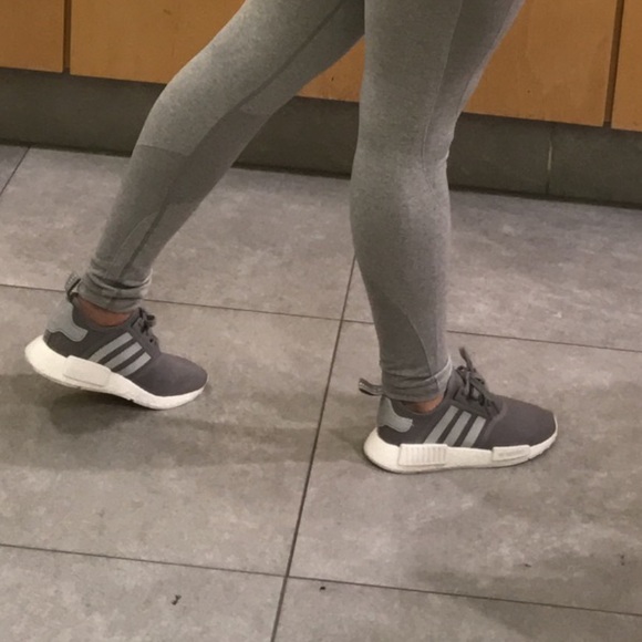 ✨SOLD ✨Adidas NMD R1 - Picture 4 of 4