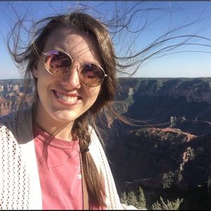 Meet your Posher, Rebekah