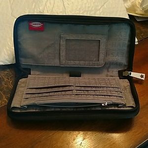 HARVEY'S CLASSIC BLACK CLUTCH WALLET