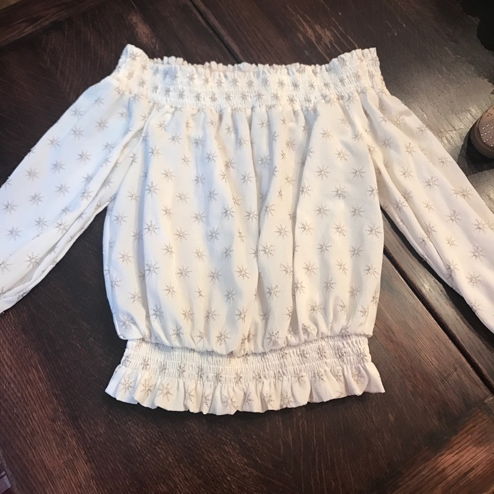 Off shoulder cropped blouse