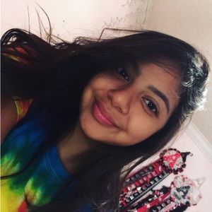 Meet your Posher, Alyssa