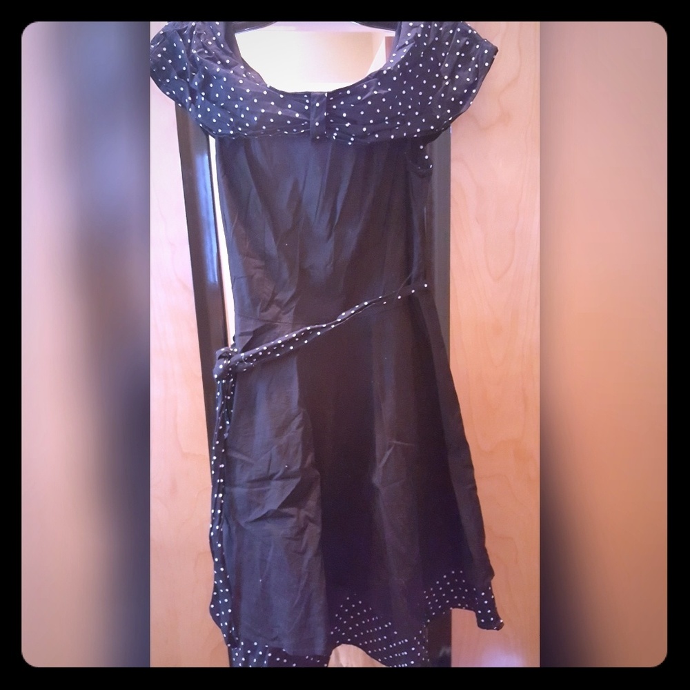 Boat neck polka dot accent dress