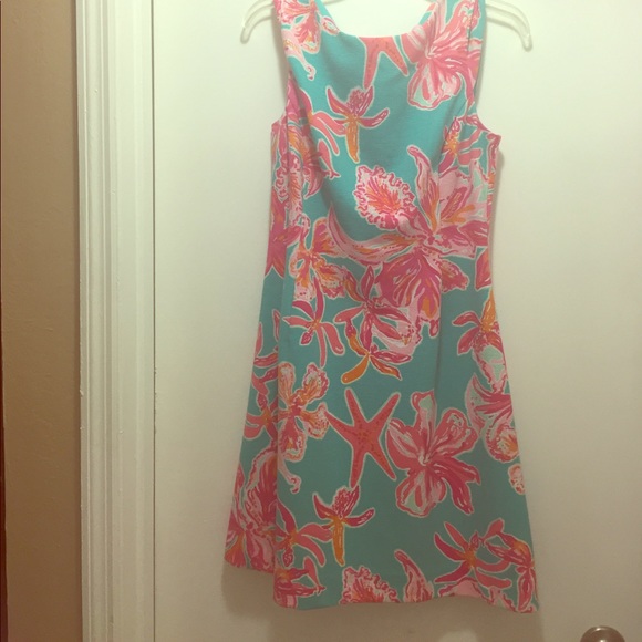 Lilly Pulitzer Dresses & Skirts - Lilly Pulitzer floral dress - Size M
