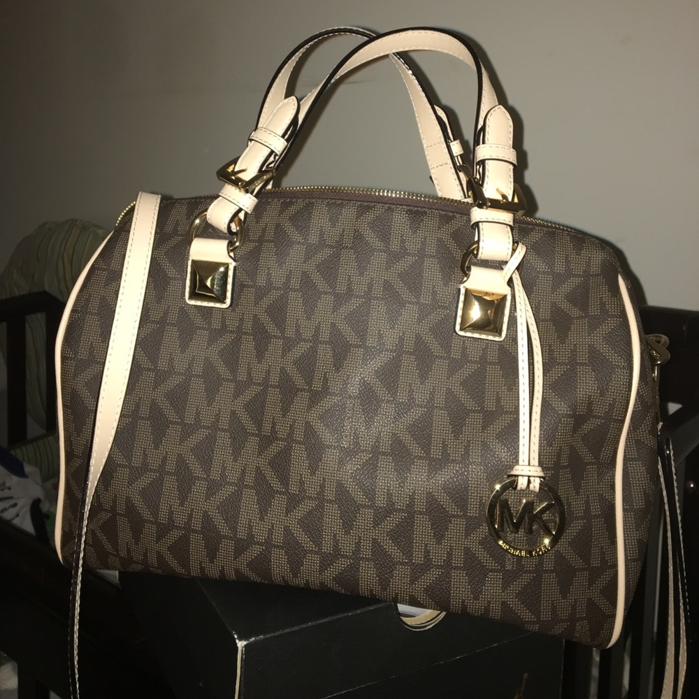 MK Handbag with shoulder strap