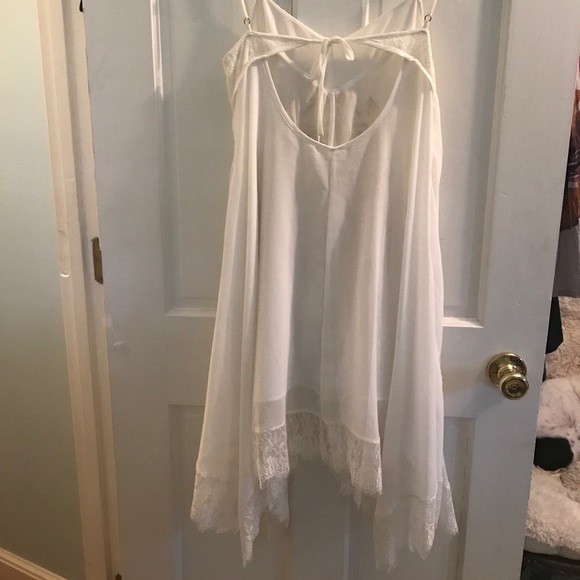 White Embroidered Dress Size Small - Picture 4 of 5
