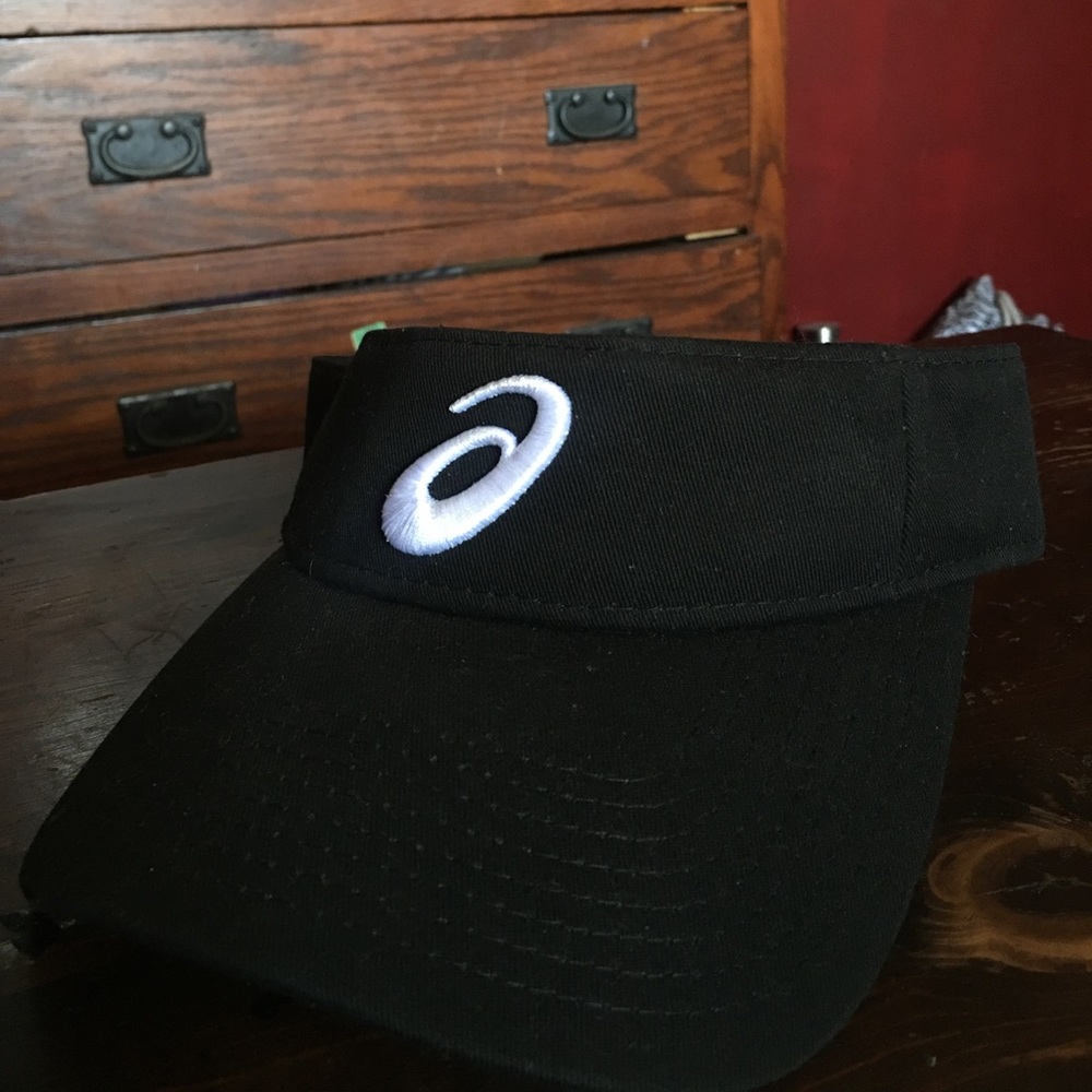 Asics visor