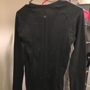 Lululemon swiftly tech long sleeve. Grey