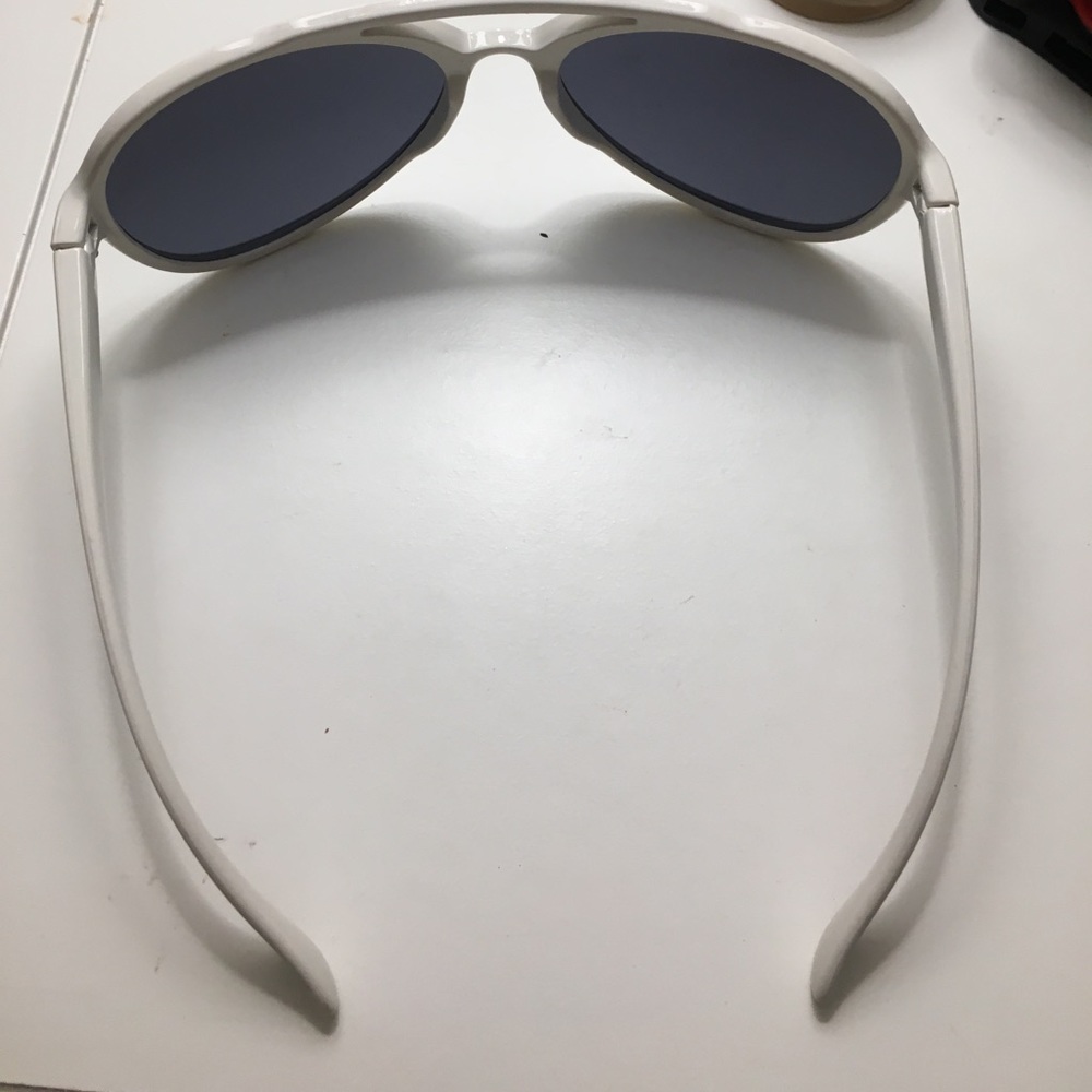 Aviators - Picture 2 of 3