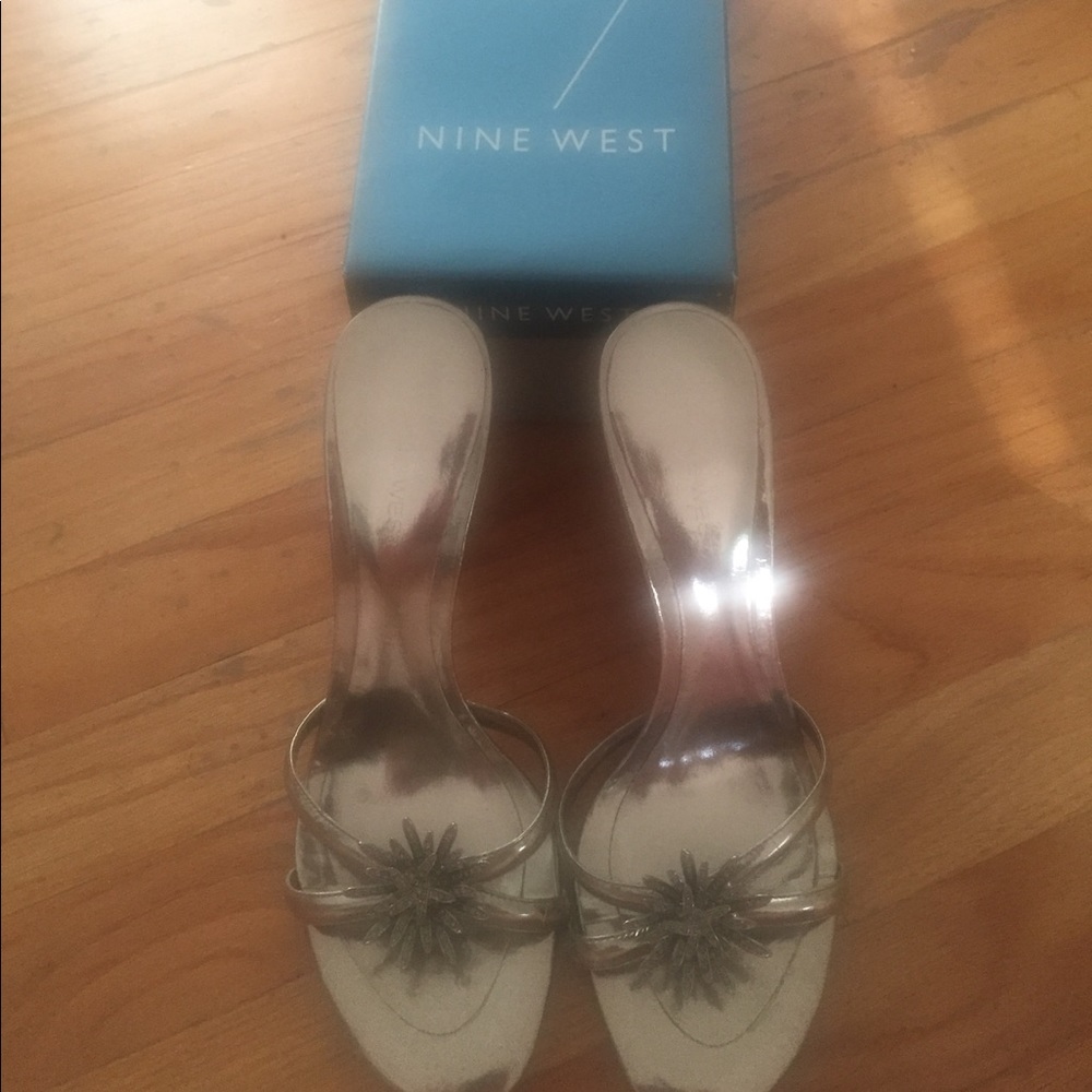 Nine West silver pumps