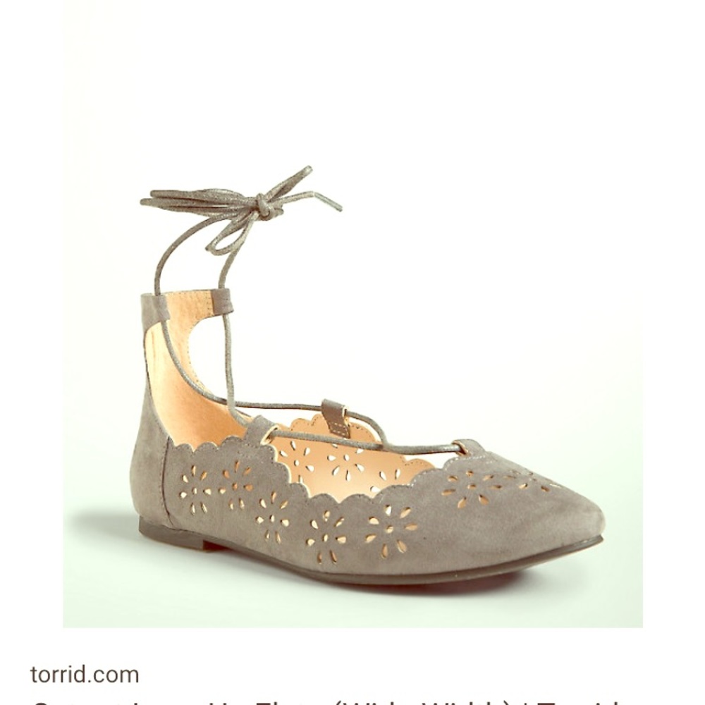 ❌SOLD!❌New* Torrid Lace Up Flats! Size 11W