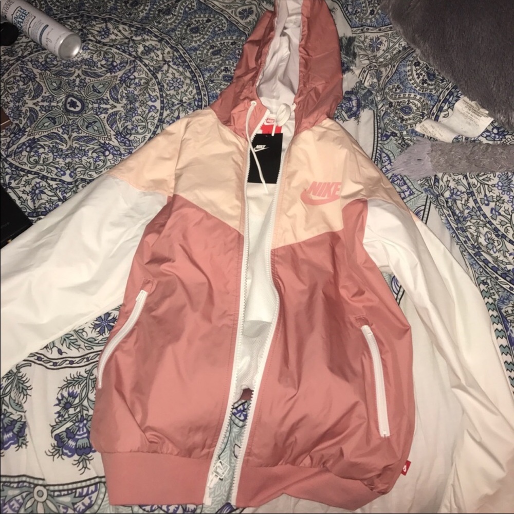 NWT Nike Windbreaker