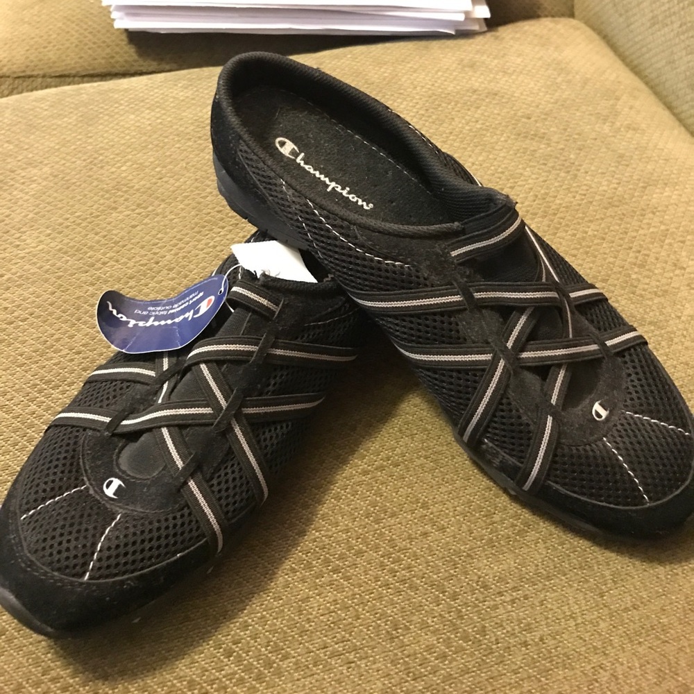Champion slip on tennis shoe