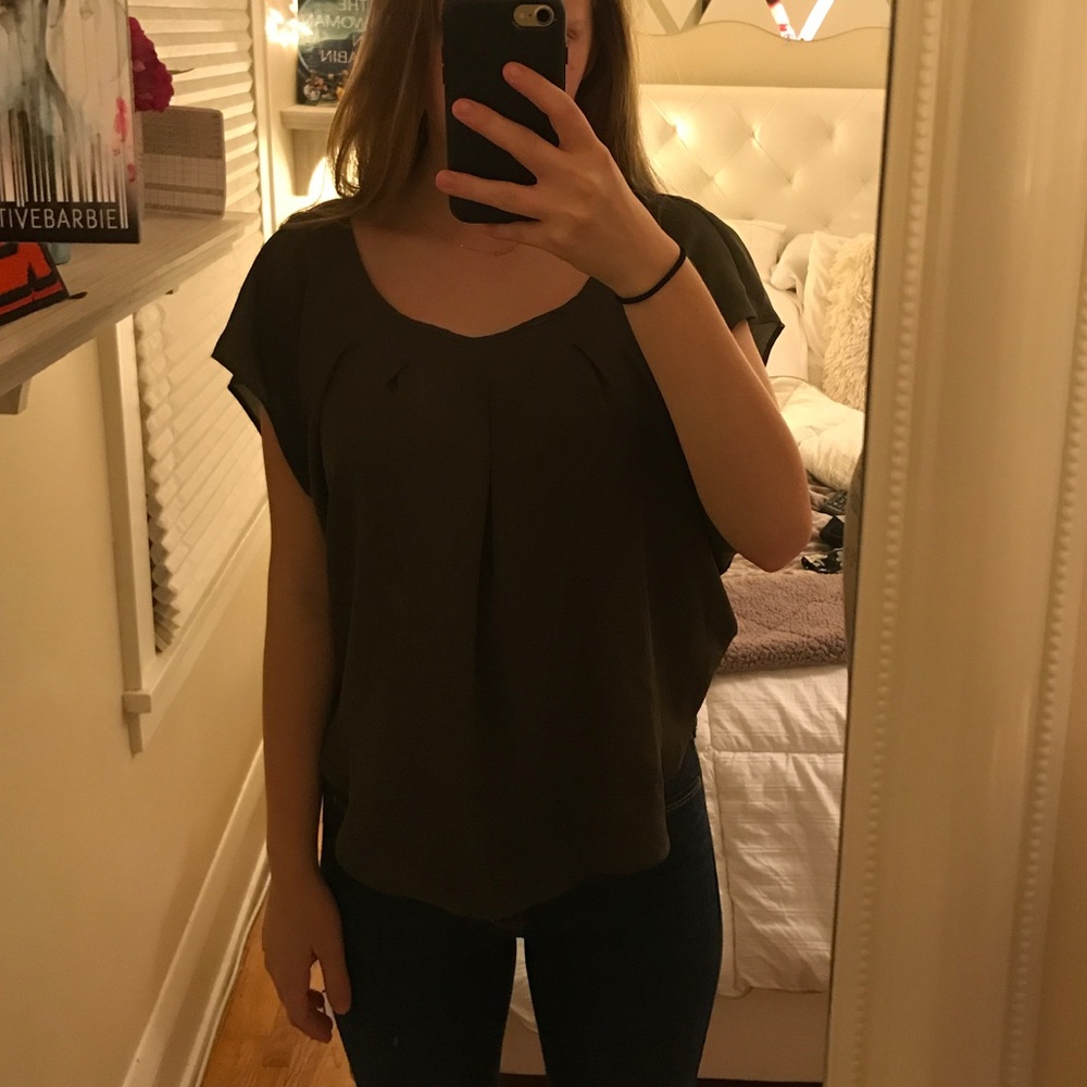 Army green flows shirt