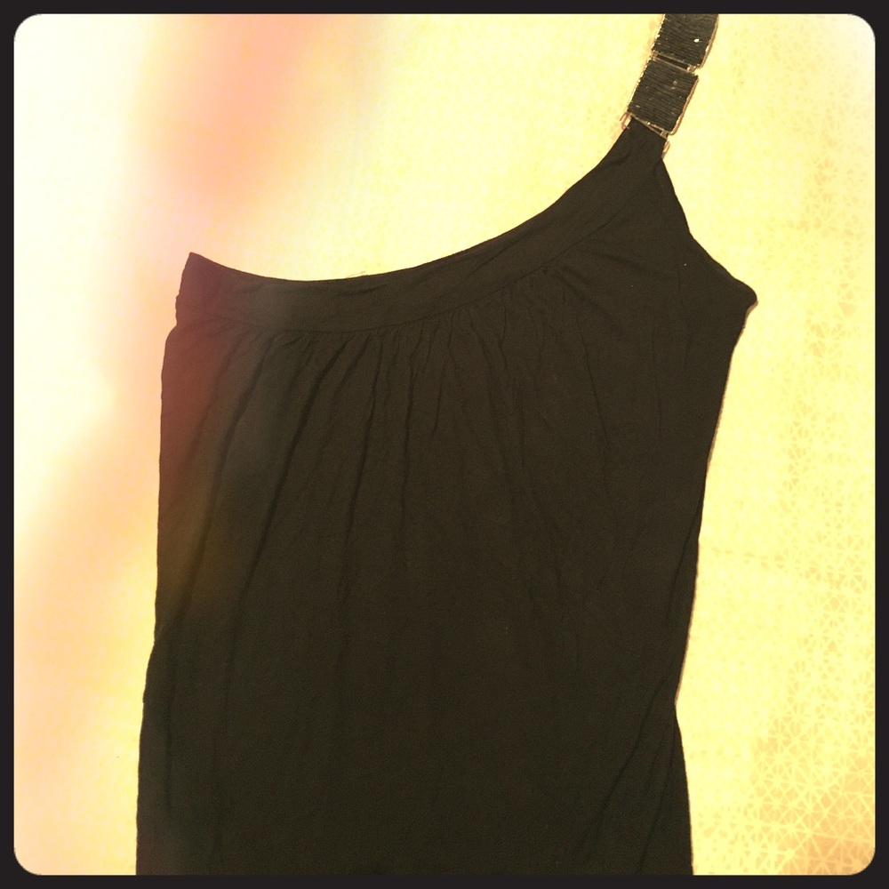 Stunning one sleeve top