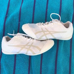 Youth Cheer shoes