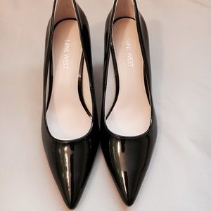 NINE WEST PATENT HEELS