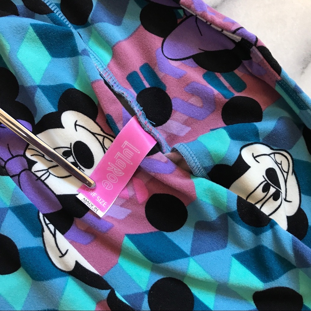 🦄🦄• LuLaRoe Disney Leggings - Picture 4 of 5