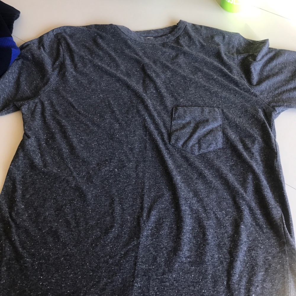 Plain Grey tee shirt w/pocket