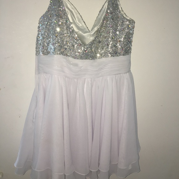 Jeweled top white chiffon dress - Picture 2 of 2