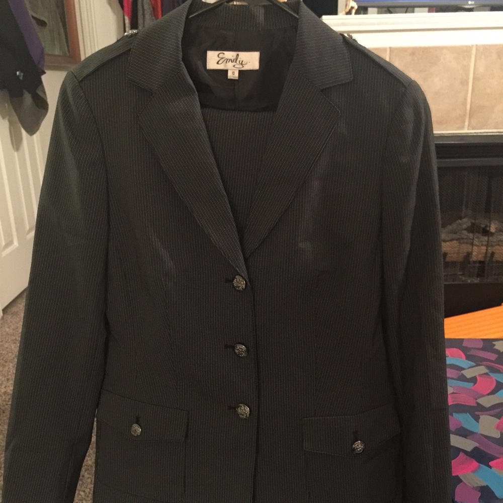 Emily's Women's Suit, NWOT Sz 10