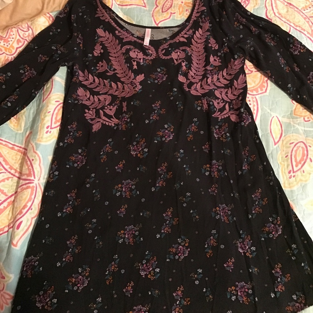 Floral black and purple t-shirt dress