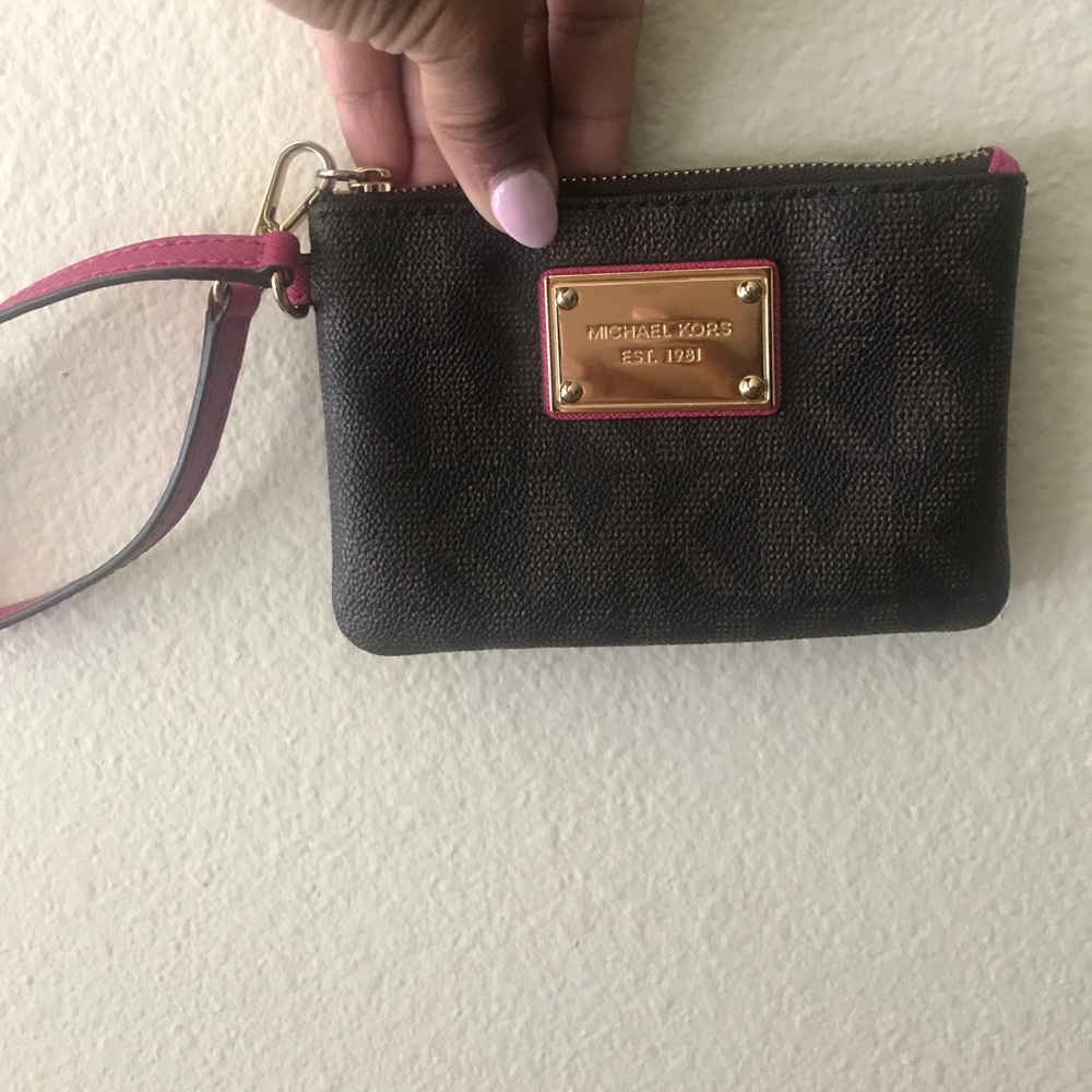 Michael kors wristlet