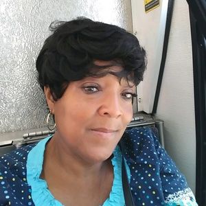 Meet your Posher, Isonia