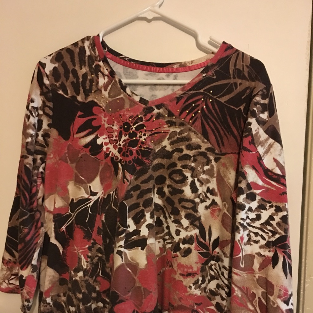 Cotton/Spandex animal print blouse