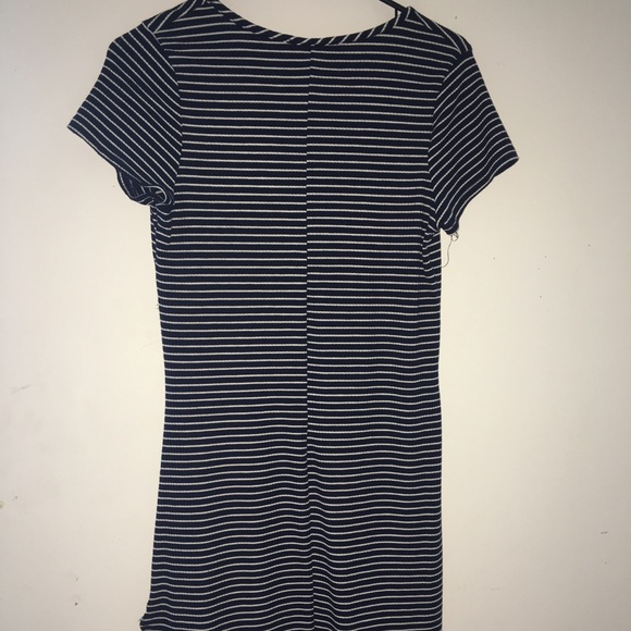 Fitted t-shirt dress - Picture 2 of 2