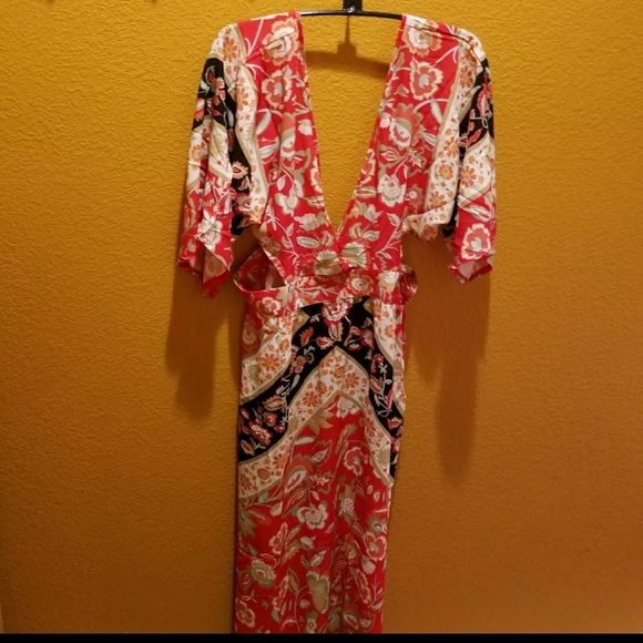 Roadside Maxi Gown - Picture 2 of 5