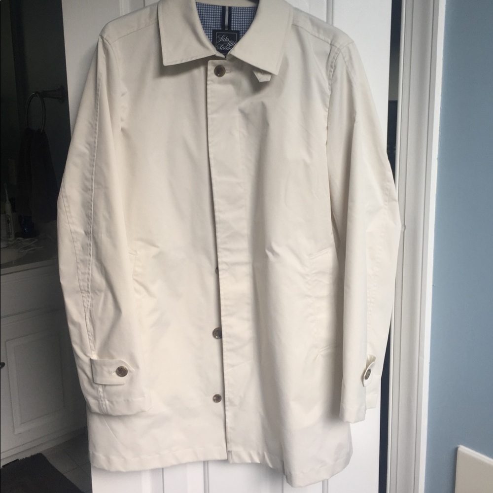 Saks Fifth Avenue Lightweight Trenchcoat 40R NWT