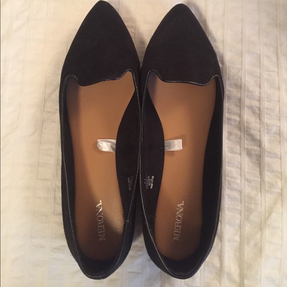 Black flats!!