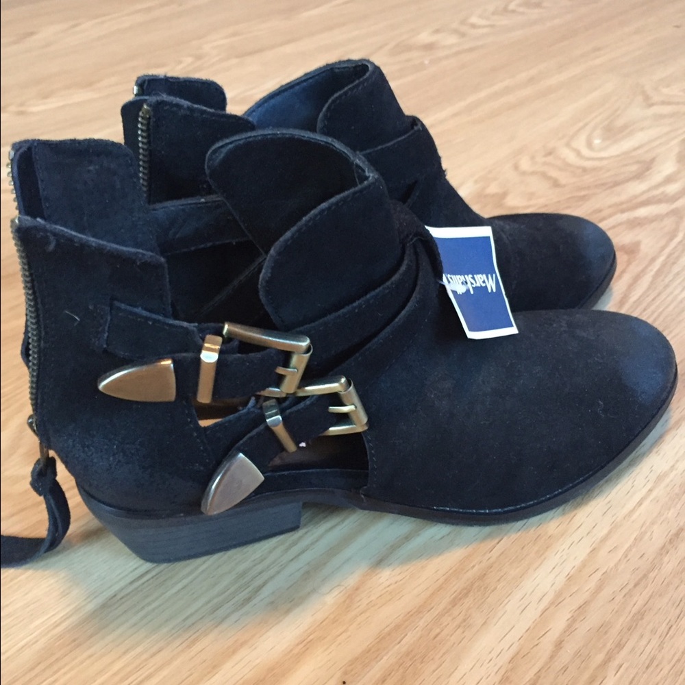 Black Steve Madden booties
