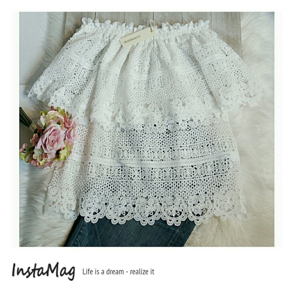 💋Cocheted Off-the-Shoulder Blouse - Picture 3 of 5