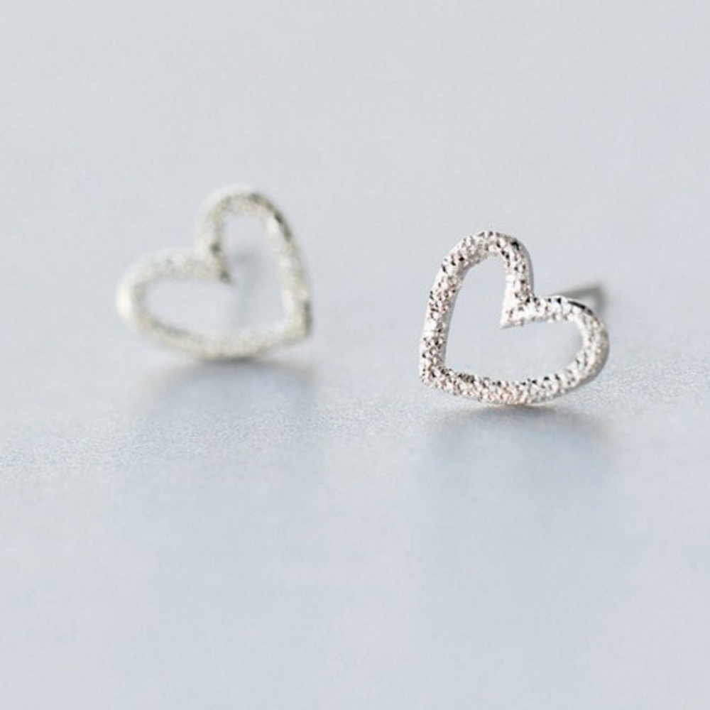925 Sterling Silver Textured Cutout Heart Earrings