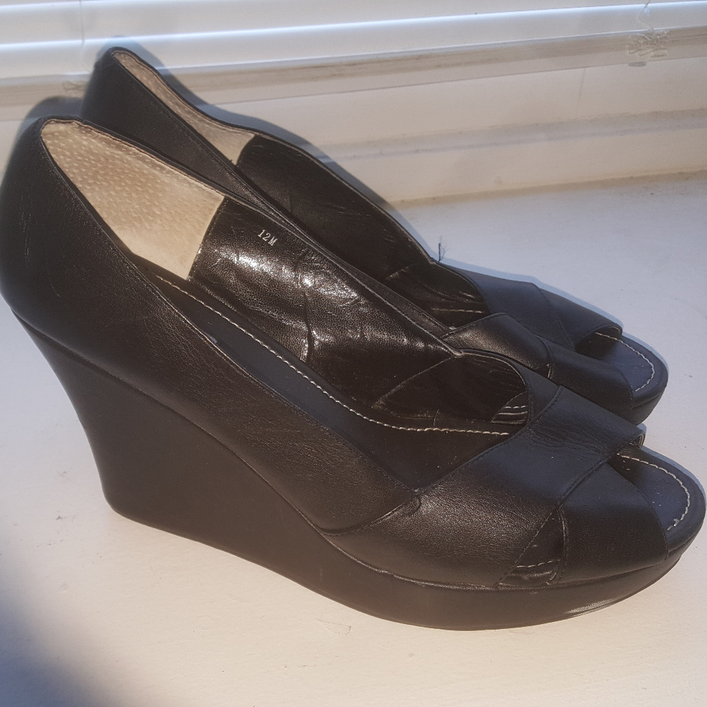 Vintage Steve Madden peep toe platform wedges