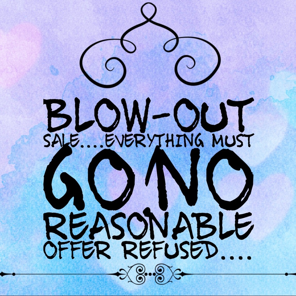 Sale🎉📦👛 Closet Clean-Out!