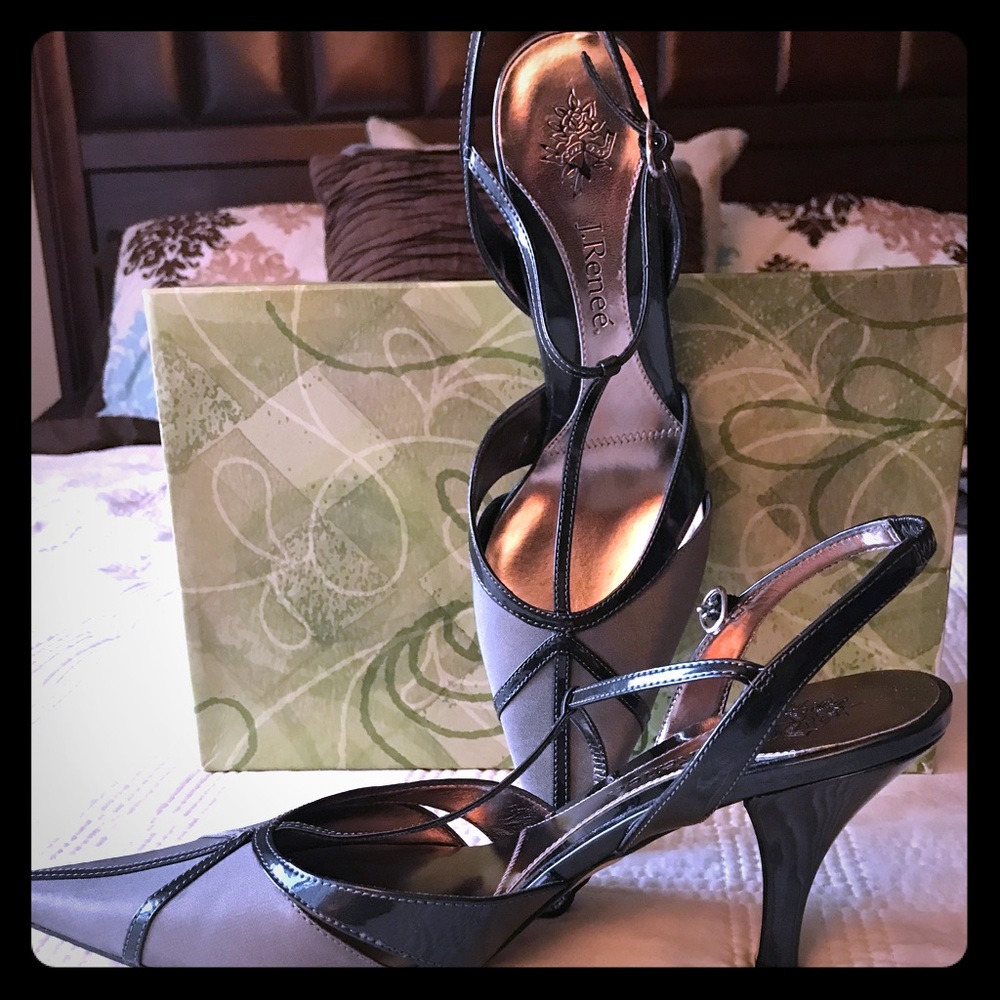 ❤️Beautiful J Renee T Strap Dress Shoe❤️