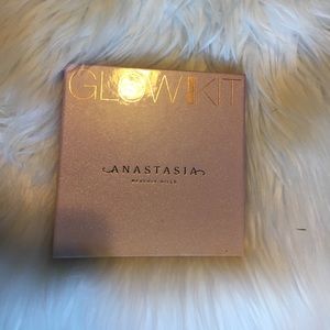 Anastasia Glow Kit